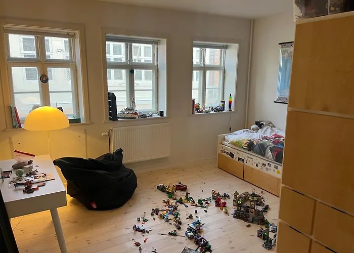 Charming Townhouse With Its Own Courtyurd Villa *