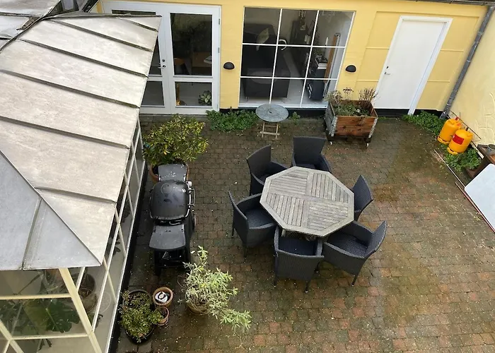 Charming Townhouse With Its Own Courtyurd Villa